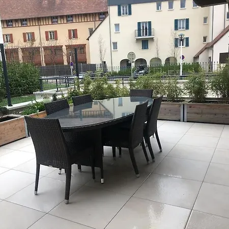 Magnifique & Terrasse A Apartman